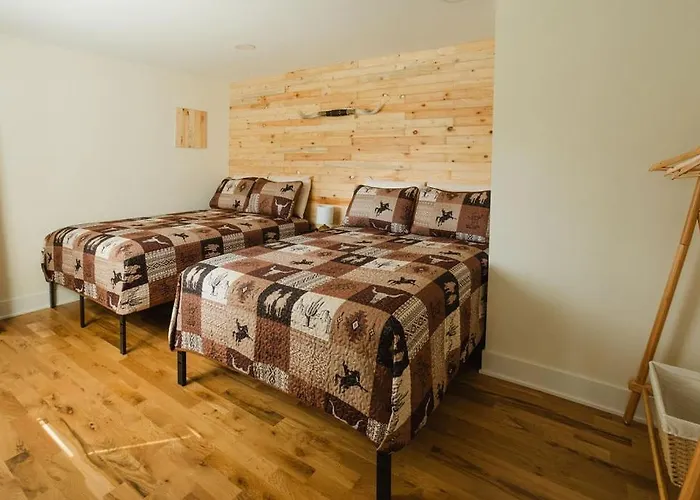 Rustic Barn Retreat Beecher